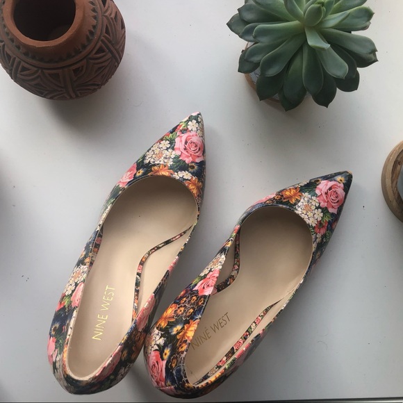 7.5 Floral Nine West 3 inch heel, Brand New - Picture 5 of 7